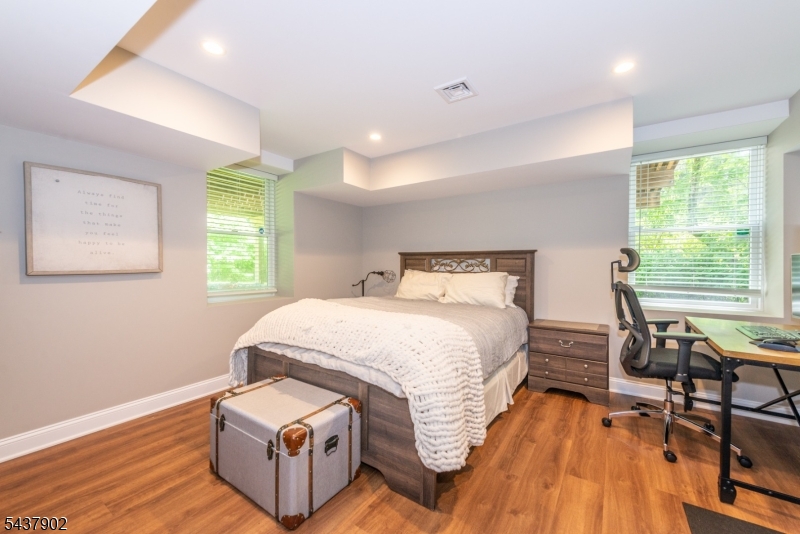 Free Acres - Residential