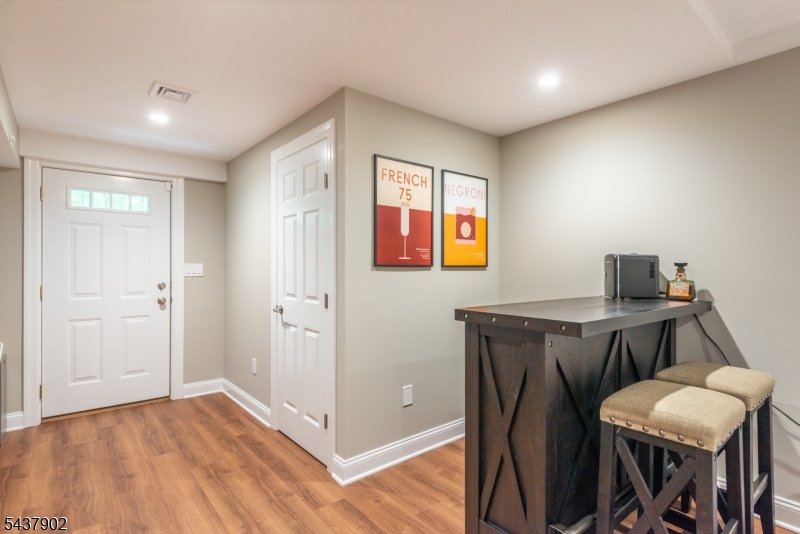 Free Acres - Residential