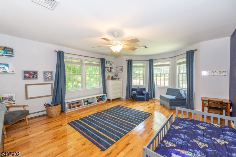 Free Acres - Residential