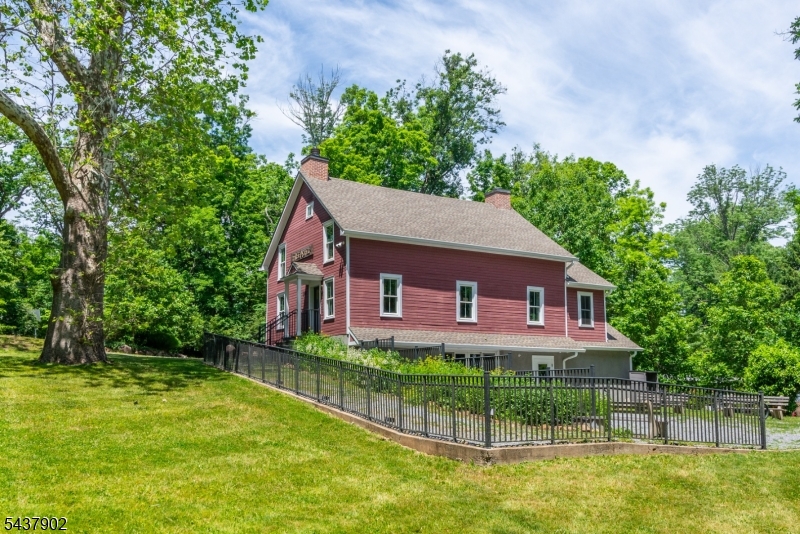 Free Acres - Residential