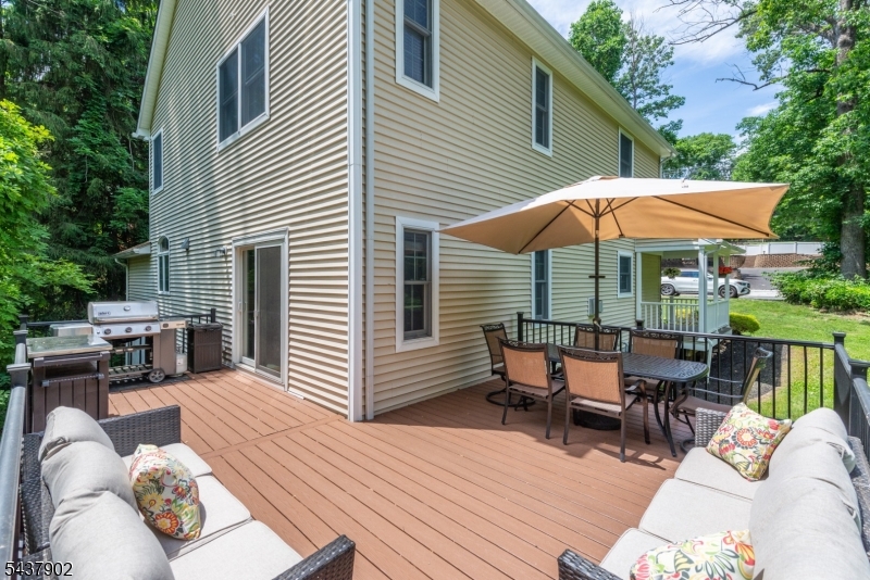 Free Acres - Residential