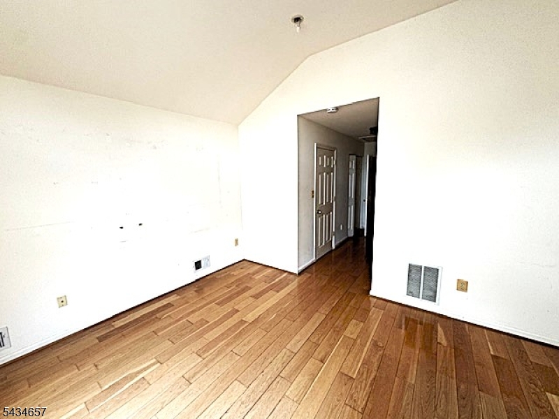 WOODMONT - Residential