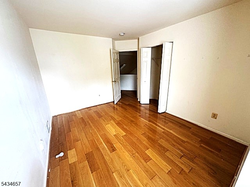 WOODMONT - Residential