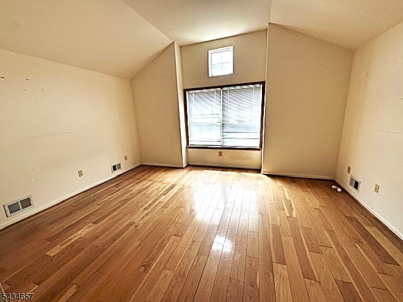WOODMONT - Residential