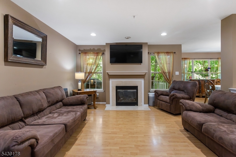 Summit Falls - Residential