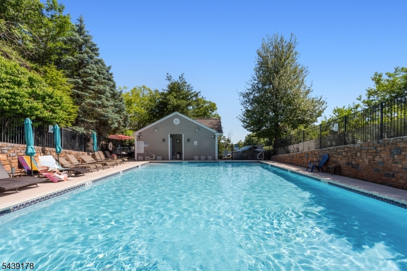 Summit Falls - Residential