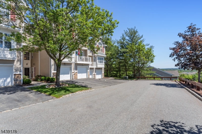 Summit Falls - Residential