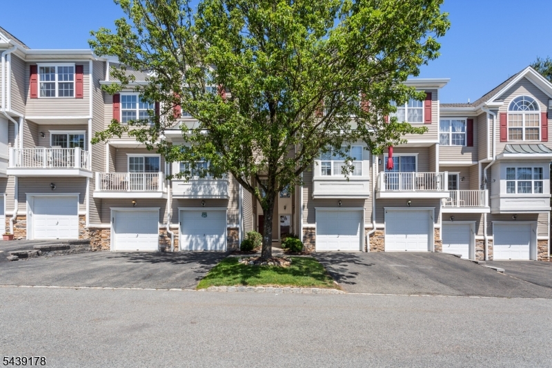 Summit Falls - Residential