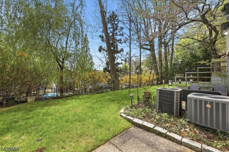HAMILTON WOODS - Residential