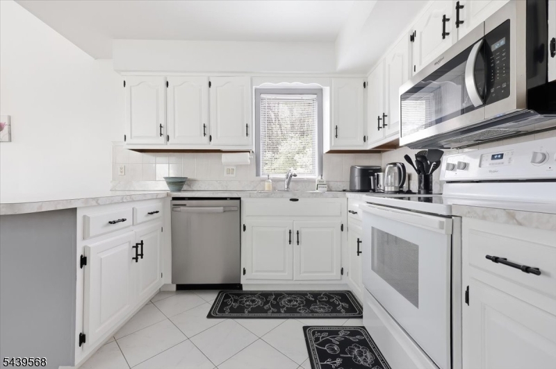 HAMILTON WOODS - Residential