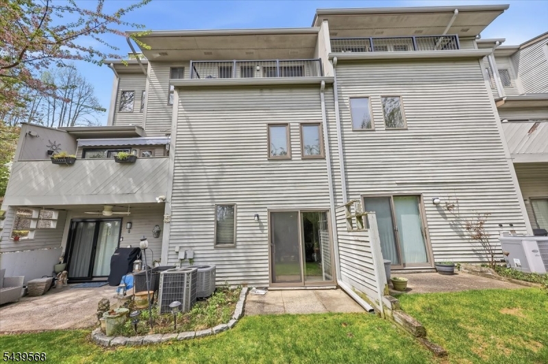 HAMILTON WOODS - Residential
