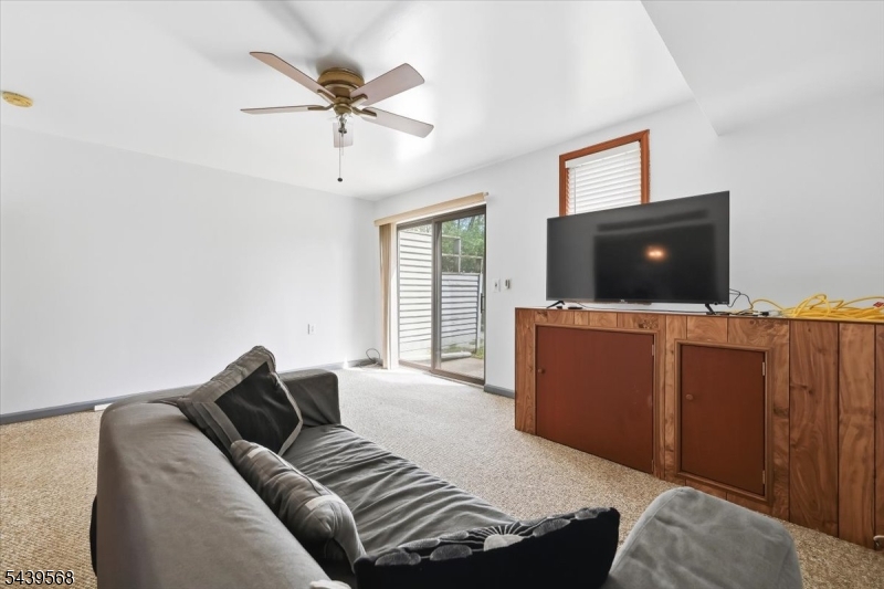 HAMILTON WOODS - Residential