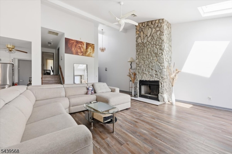 HAMILTON WOODS - Residential
