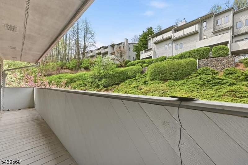 HAMILTON WOODS - Residential