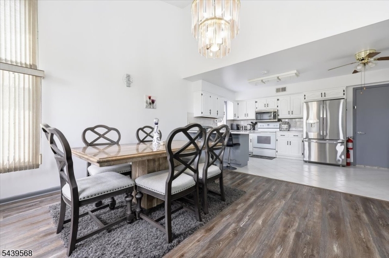HAMILTON WOODS - Residential