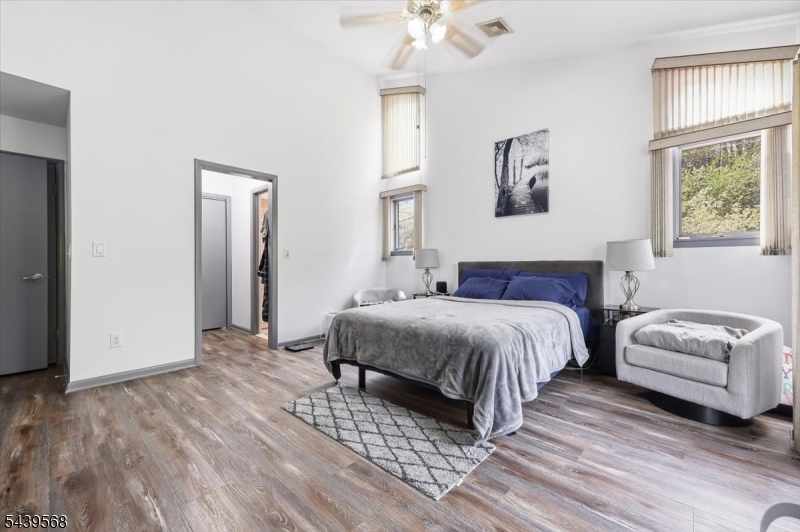 HAMILTON WOODS - Residential