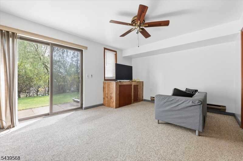 HAMILTON WOODS - Residential