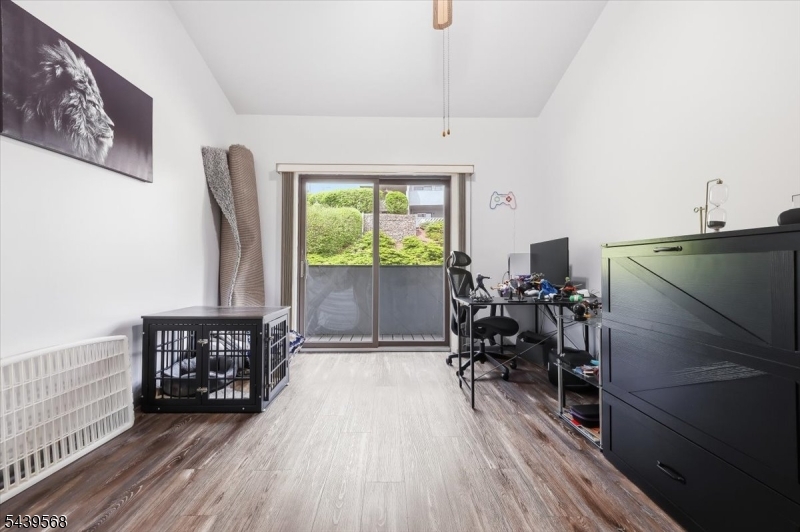 HAMILTON WOODS - Residential