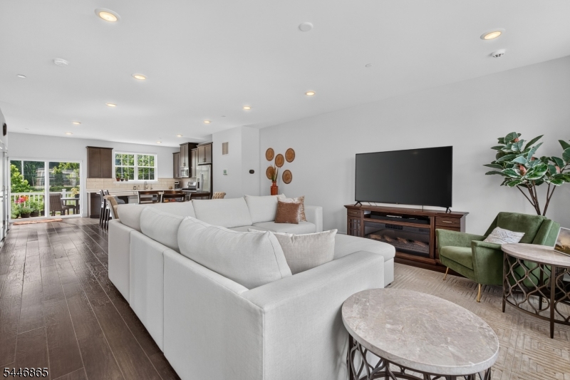Collection at Morris Plains - Residential