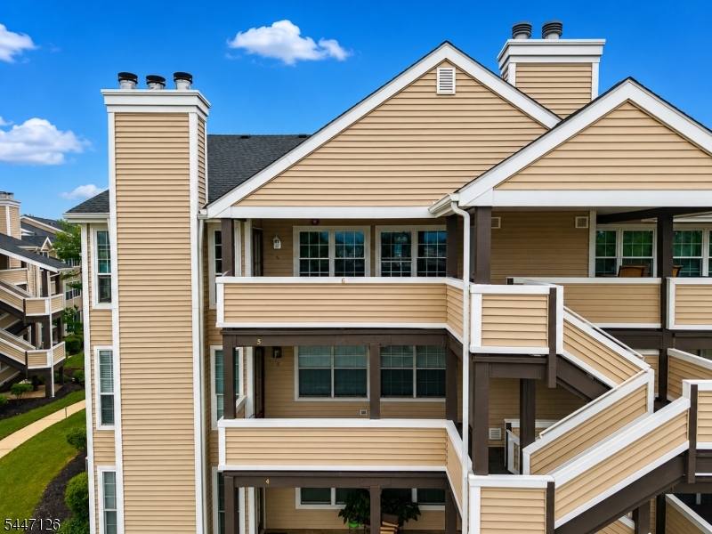 THE POINT AT GALLOPPING - Residential