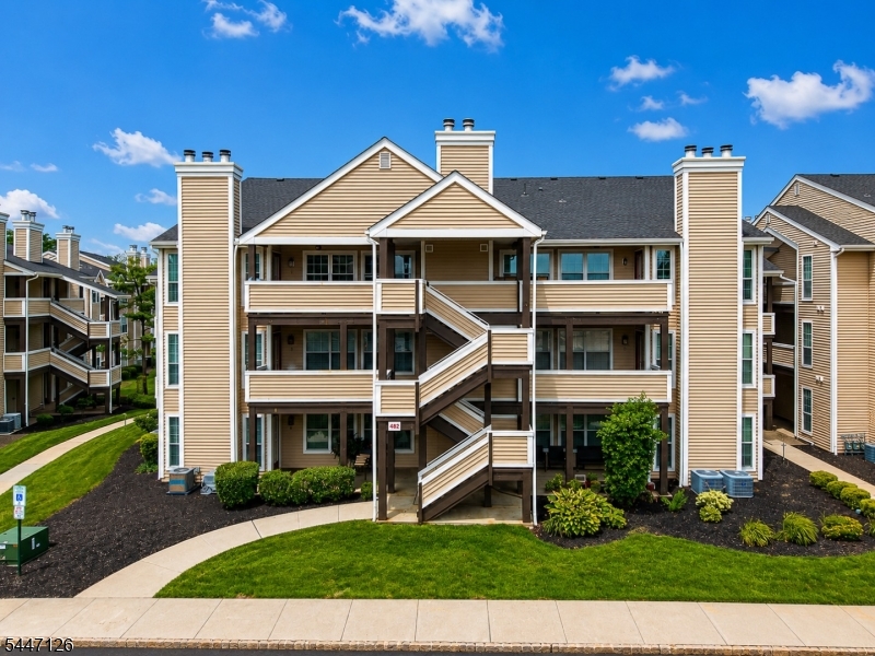 THE POINT AT GALLOPPING - Residential