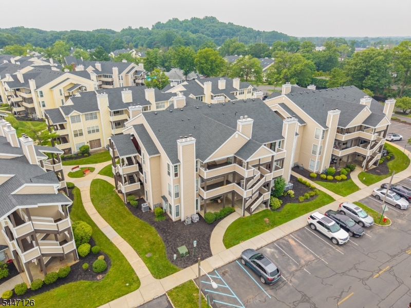 THE POINT AT GALLOPPING - Residential