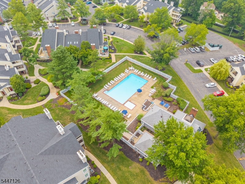 THE POINT AT GALLOPPING - Residential