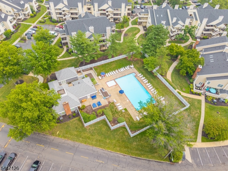 THE POINT AT GALLOPPING - Residential
