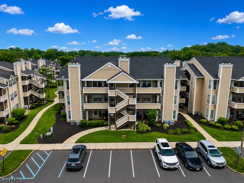 THE POINT AT GALLOPPING - Residential