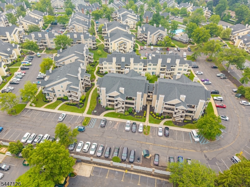 THE POINT AT GALLOPPING - Residential
