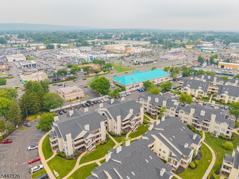 THE POINT AT GALLOPPING - Residential