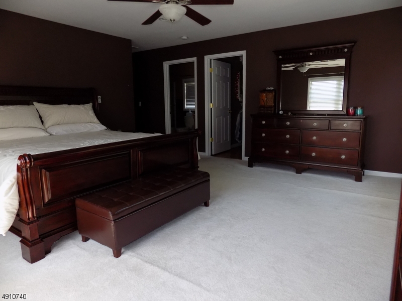 NORTH END - Residential Lease