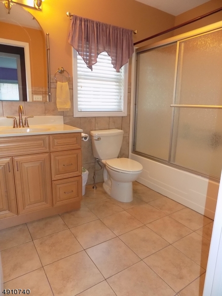 NORTH END - Residential Lease