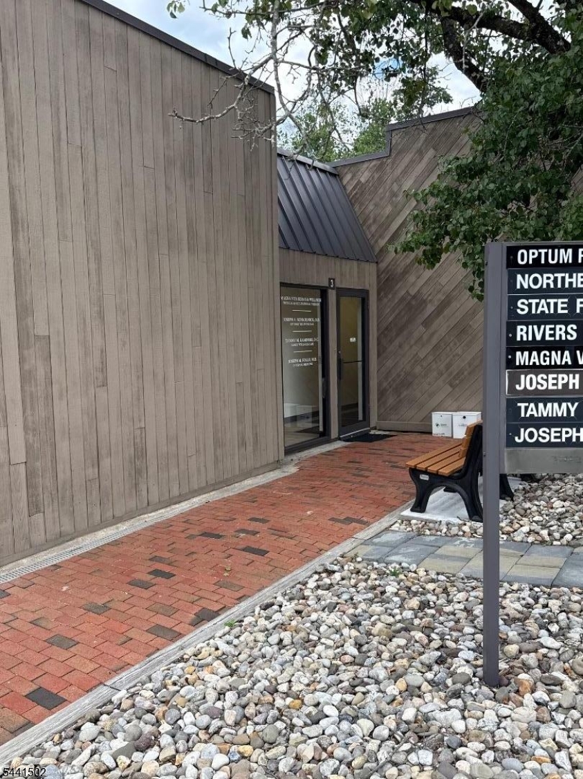 LOCATION, LOCATION, LOCATION!! LOCATED ON BLOOMFIELD AVE GREAT VISIBILITY AND PLENTY OF OFFICE SPACE. FORMALLY A MEDICAL OFFICE. RECEPTION AREA FOR WAITING PATIENTS/CLIENTS, 4 EXAM ROOMS/OFFICE SPACE,2 POWDER ROOMS ON UPPER LVL AND 1 IN THE PARTIALLY FINISHED BASEMENT(CONCRETE FLOOR). PRIVATE SHARED PARKING LOT. MINIMUM LEASE (3-5 YEARS) - OWNER PREFERS 5 YEAR TERM.