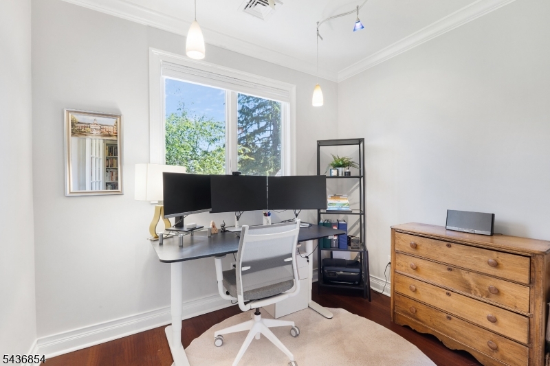 Fox Chase/Roxiticus Valley - Residential
