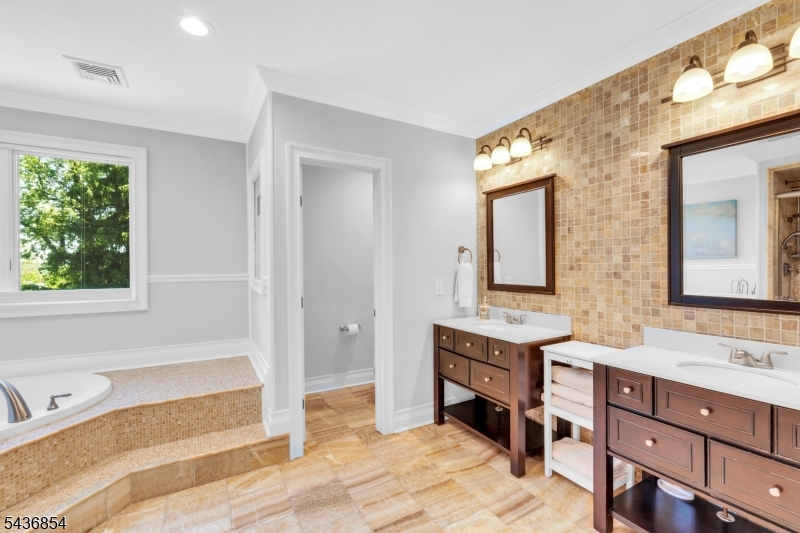 Fox Chase/Roxiticus Valley - Residential