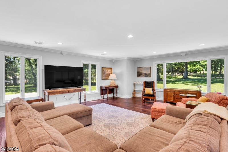 Fox Chase/Roxiticus Valley - Residential