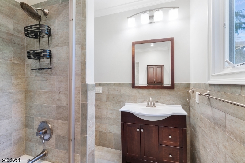 Fox Chase/Roxiticus Valley - Residential