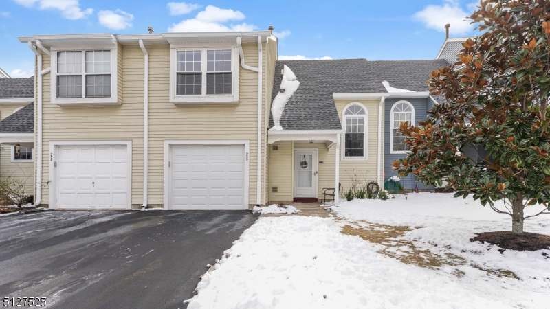 Look no further! This GORGEOUS townhouse has it all! Between the newly renovated kitchen, bathrooms, new flooring, new kitchen applicances, new water heater, you can rest assured that you are moving into a turn-key home. Located in a prime area that is centrally located next to all major highways, Easton Ave, and other major shopping centers, you won't need to go too far for what you need. Come check it out before it's too late!