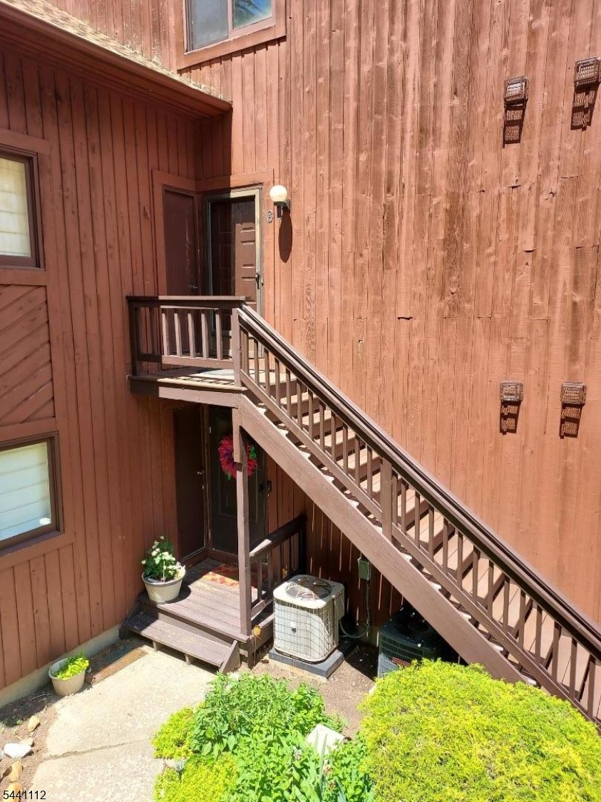 Beautiful 2 Bdrm/1 Bth Loft with cathedral ceiling, skylights, deck, and sunset mountain views. Neat, clean, and freshly painted throughout. SS appliances, washer/dryer, and central AC. Live the Resort Lifestyle up in the mountains with access to skiing, snowboarding, waterpark, mountain biking, golf, and all the restaurants, fitness center, pools, and amenities at Minerals Resort & Spa, Mountain Creek, Great Gorge Village, and Crystal Springs. Only 50 miles from Manhattan.
