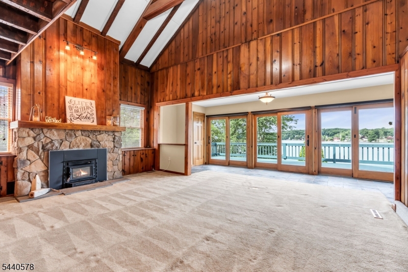 Pine Tree Point - Residential