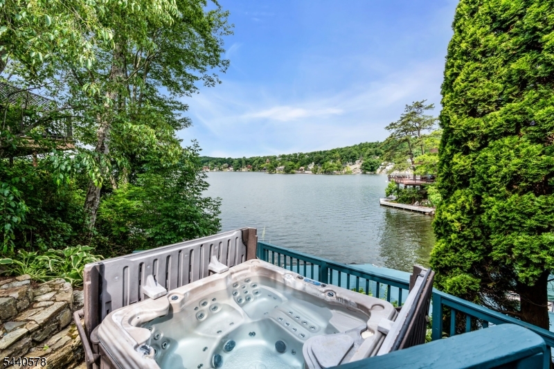 Pine Tree Point - Residential
