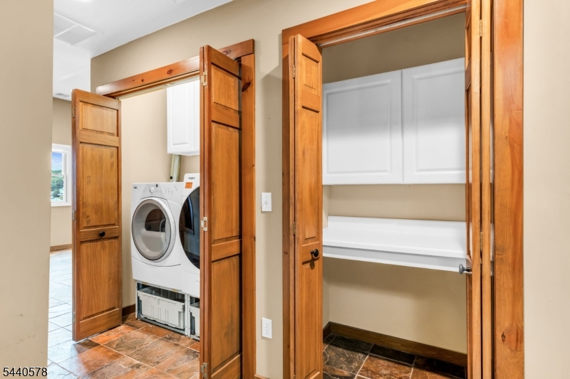 Pine Tree Point - Residential