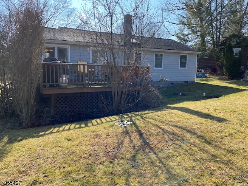 LINDY LAKE - Residential