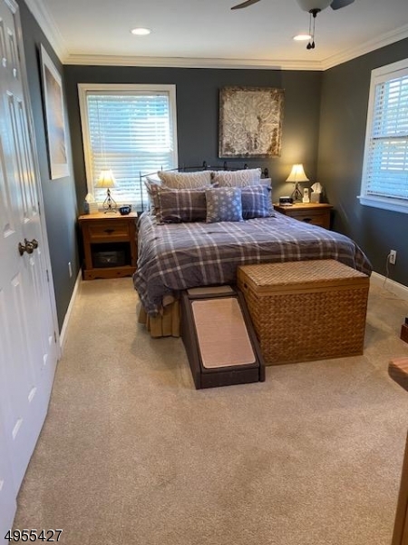 LINDY LAKE - Residential