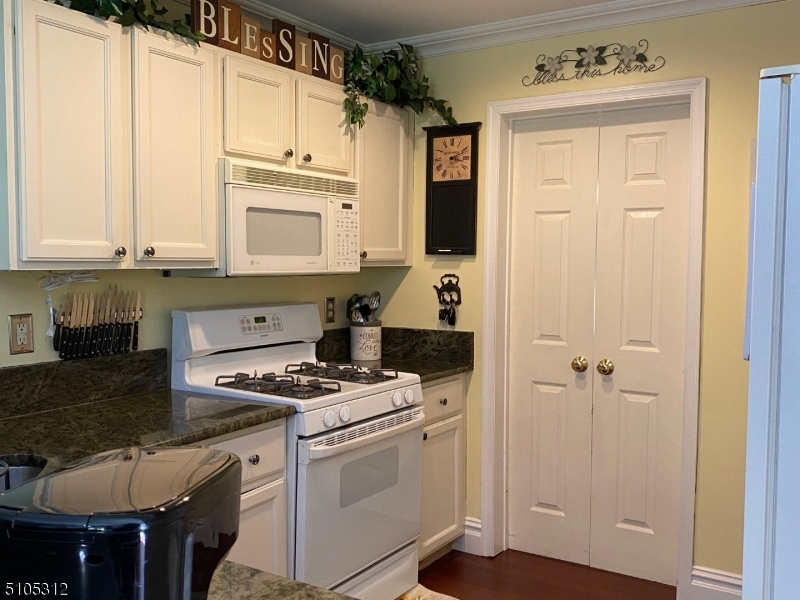 Country Oaks - Residential