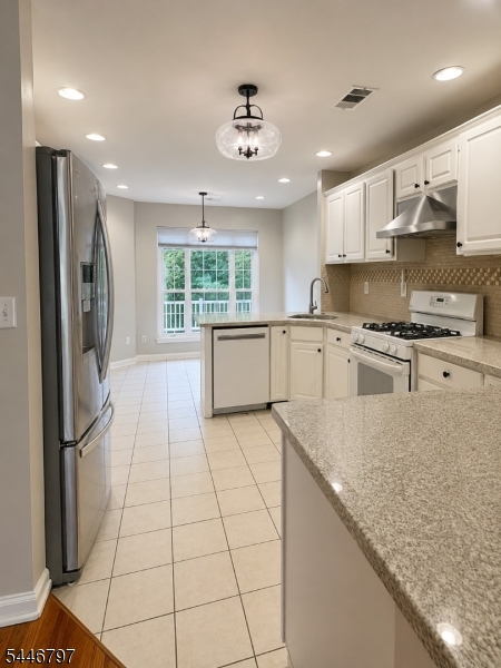 Twin Pines - Residential