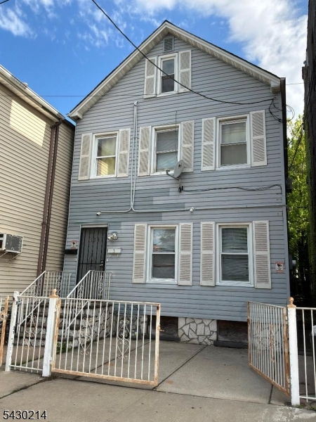 North avenue section - Residential Income
