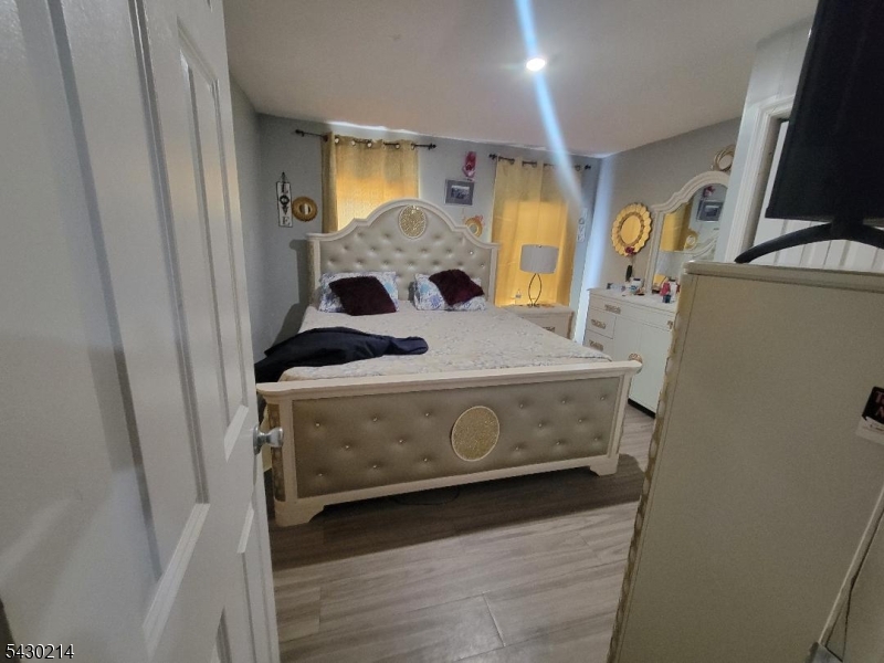 North avenue section - Residential Income