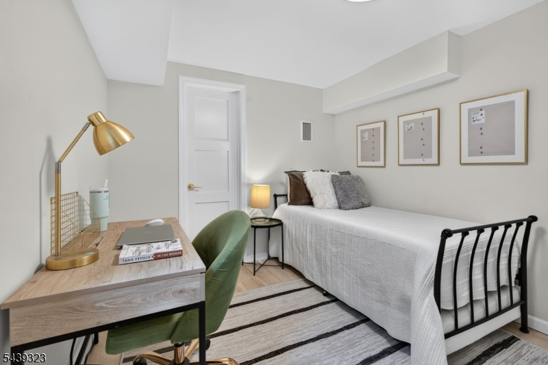Knollwood - Residential